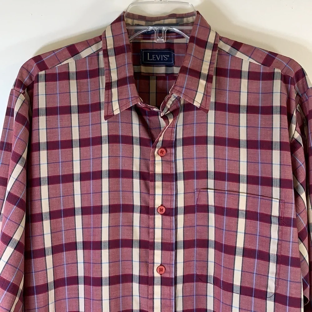 Vintage LEVI’s Plaid Button Down Shirt. Men’s XL.